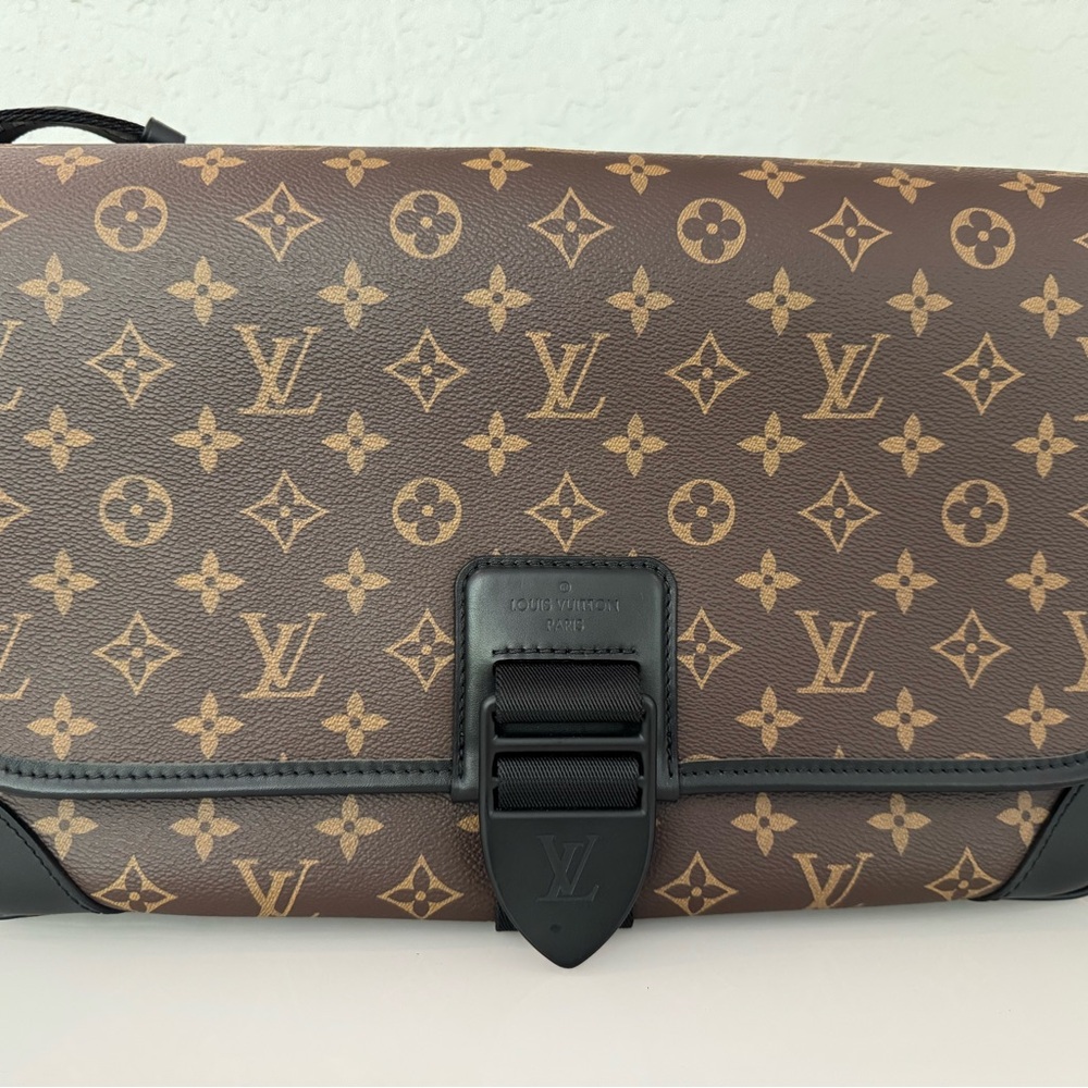 Louis Vuitton Monogram Messenger Bag in Brown and Black - Picture 6 of 16